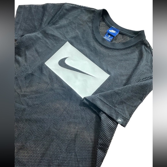 Nike Printed front logo Mesh Tshirt black white SzM - Picture 7 of 12